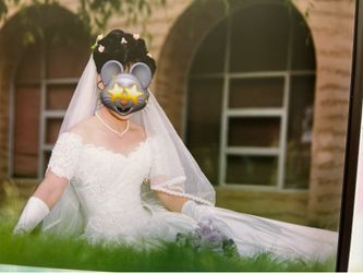 Wedding gown