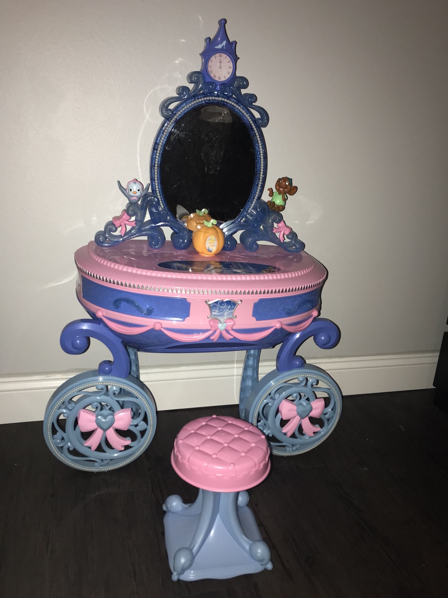 Disney Princess Cinderella Enchanted Carriage Vanity lights up & sings