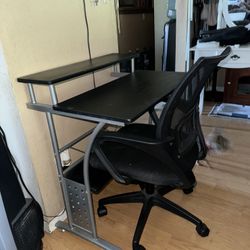 Small Desk And Rolling Swivel Office Chair 