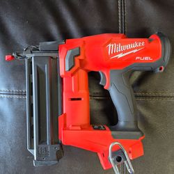 Milwaukee M18 FUEL 18 Gauge Brad Nailer (Tool-Only)