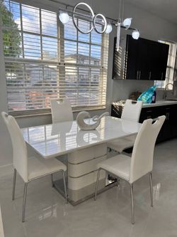 Juego de comedor 4 plazas nuevo