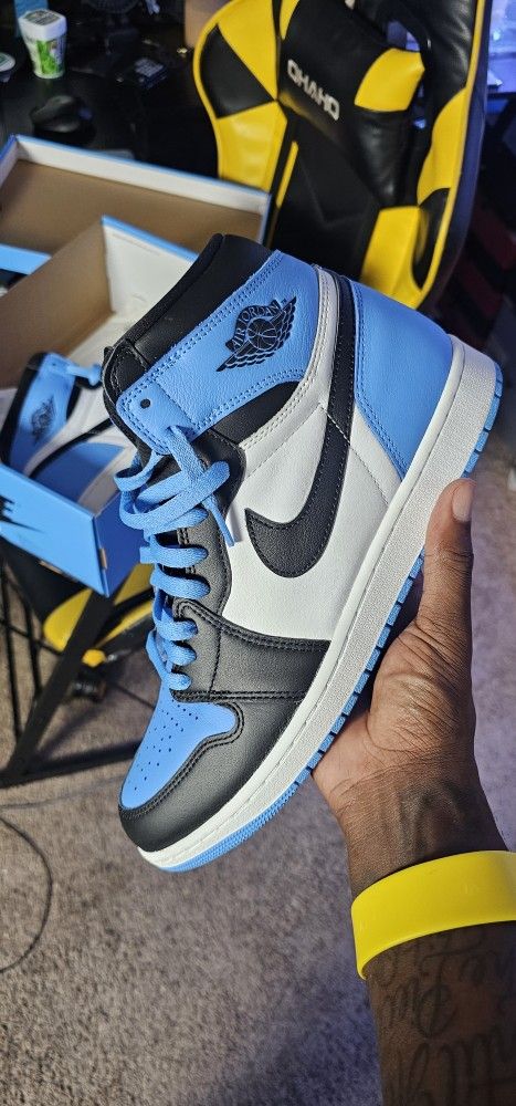Jordan 1 High OG "UNC TOE" sz 11.5