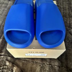 DS Yeezy Slides Azure Size 14
