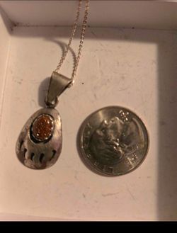 Vintage Native American Style Paw bear pendant Stetling Silver with chain Culver City area