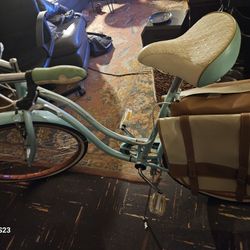 Schwinn Beach Cruiser With Genuine Leather Saddle Bag 