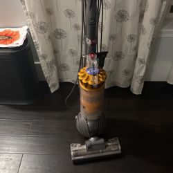 DYSON VACUME 