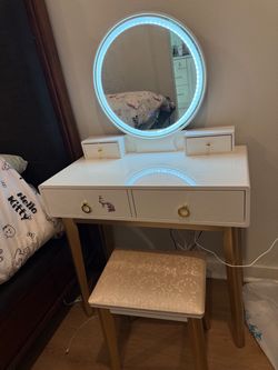 Make up table