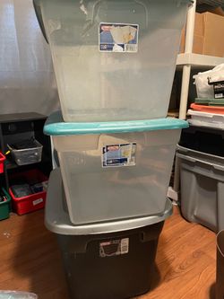 Totes with lids $15 for all