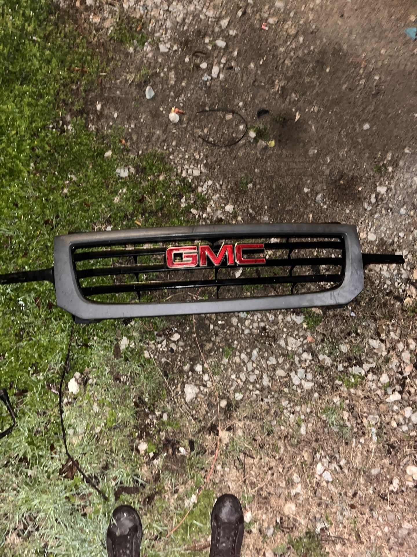 03-06 HD Gmc Sierra Grille