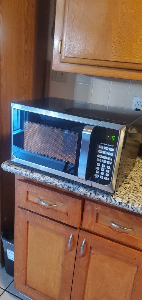 Hamilton Beach Microwave 