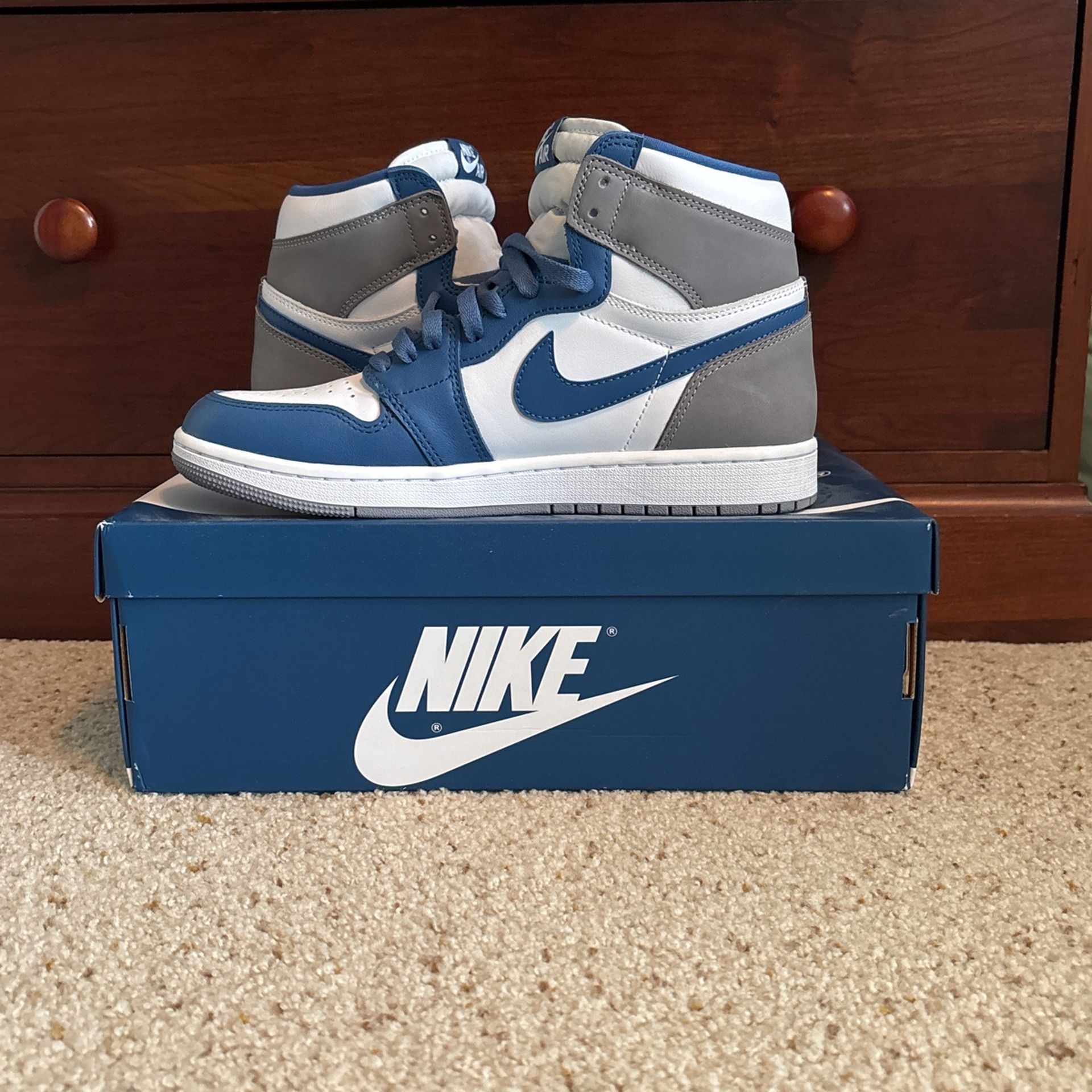 Jordan 1 Retro High True Blue Men’s Size 9