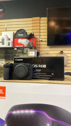 Canon R6 V open box