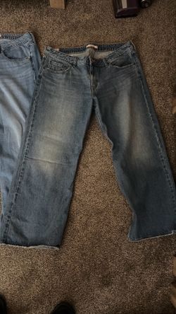 Levi Size 34 women jeans Low Loose fit