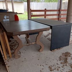 FREE Dining table; two leaves
