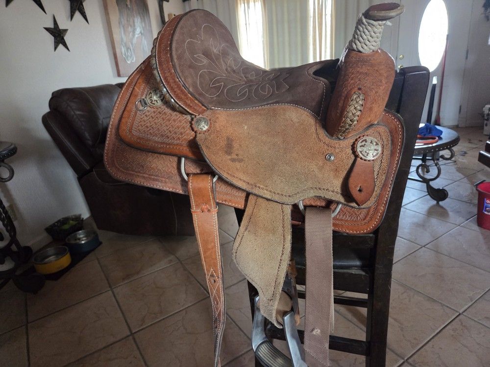 Roping Saddle