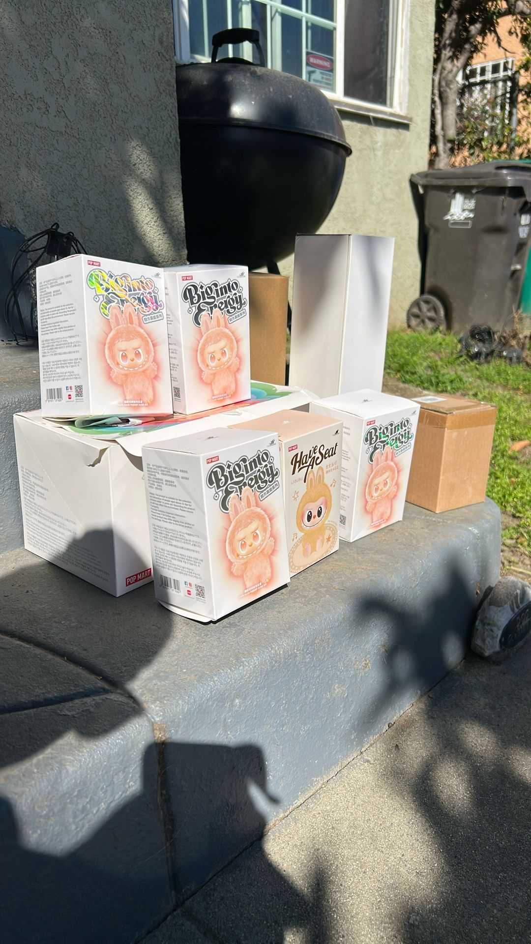 YARD SALE In Long BeachUntil 2:00pm Today! $5 Labubus, $1 Women’s Jeans, $2 Men’s Nike Hoodies, $10 Stanley’s, $1 Women’s/Girls Shirts, Come By Today!