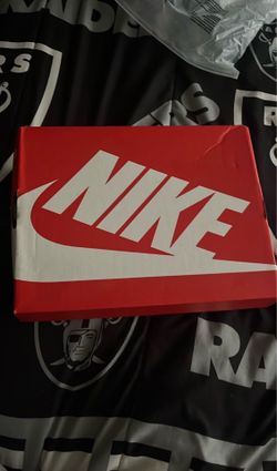 Nike football cleats size 5 color black and white