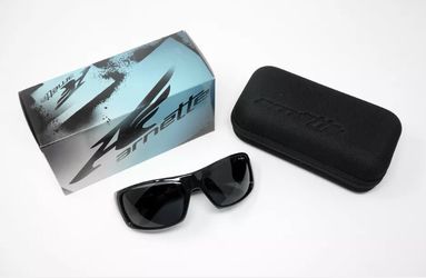 Sun Glasses original made Italy . Arnett La pistola