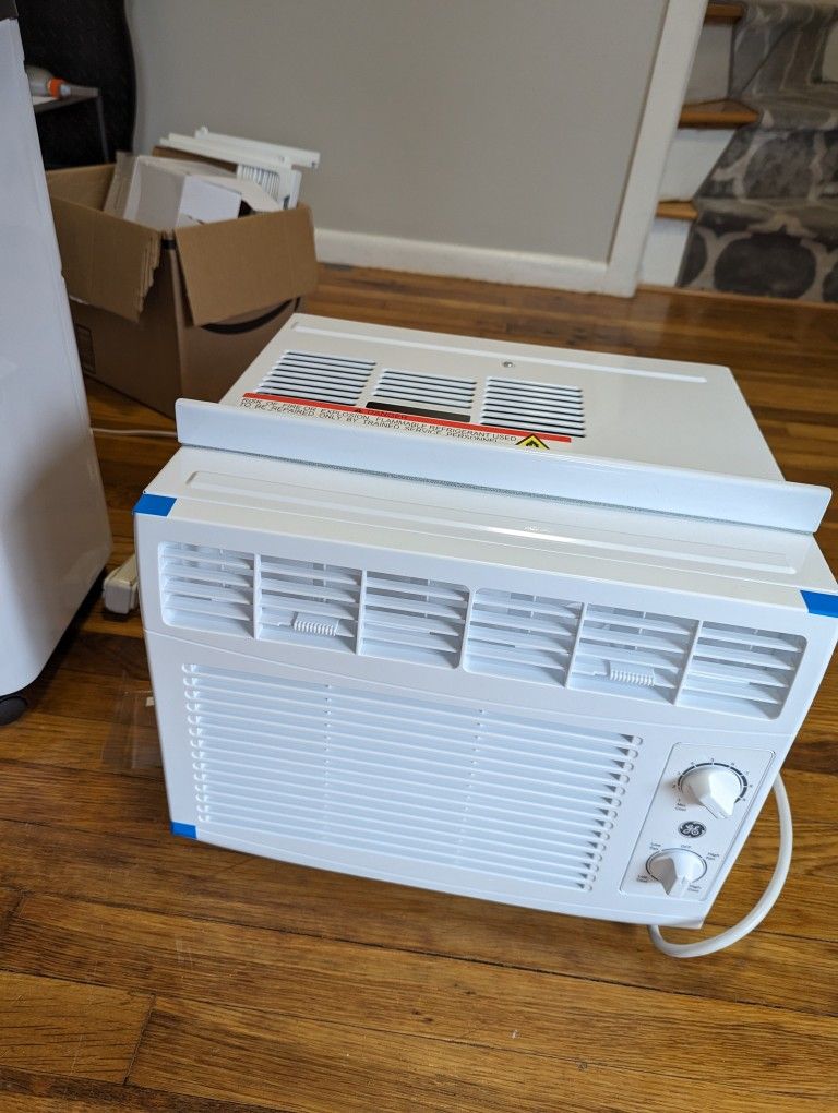 Window Ac Unit Out Of Box 