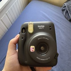 Instax Mini 11 Polaroid Camera