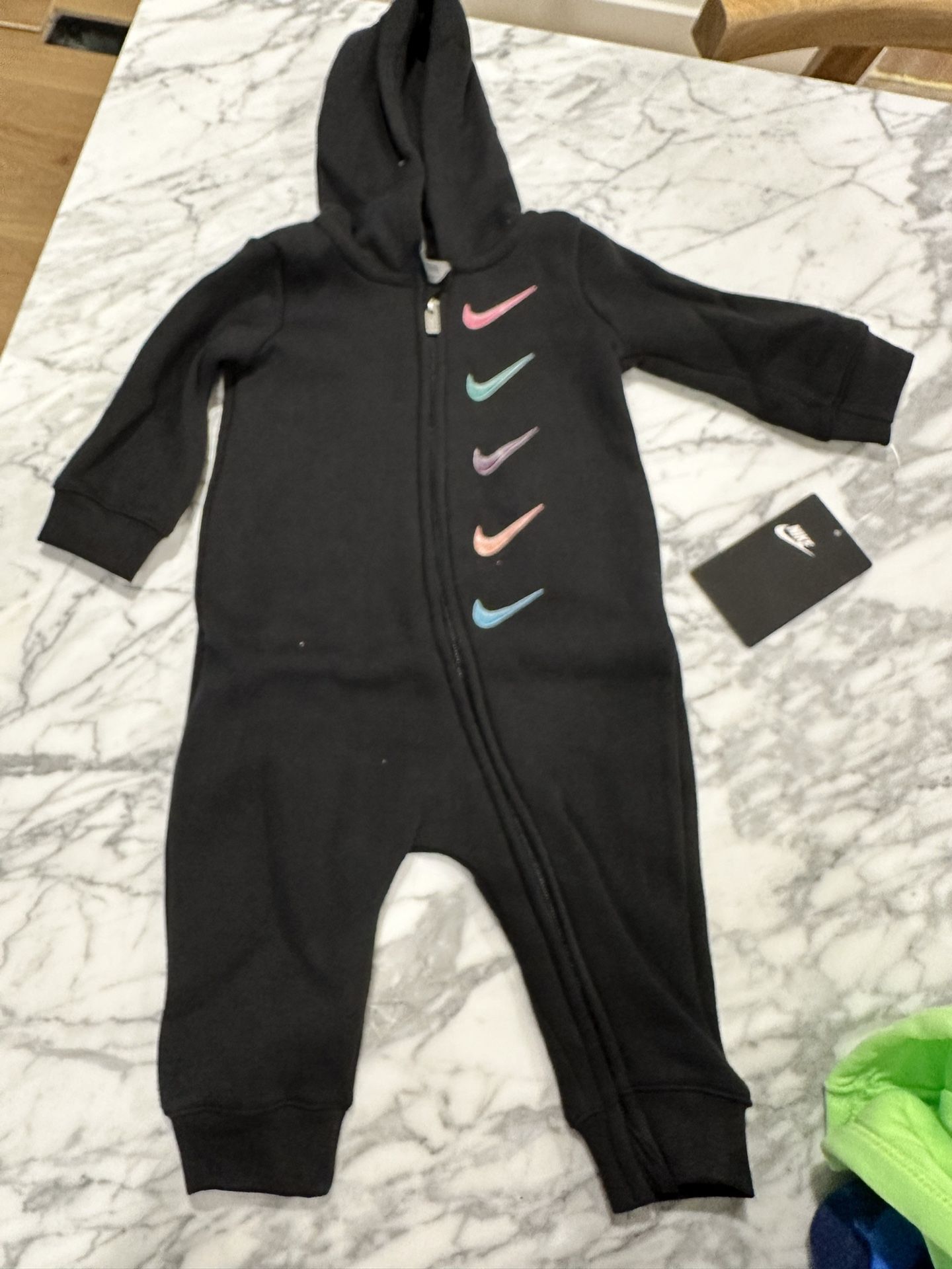 NWT Baby Nike Hooded Outfit Size Newborn, 3 Months Or 6 months