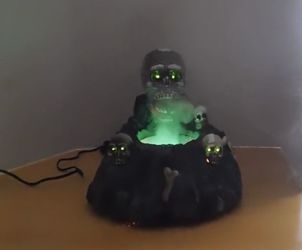 Skull Mountain Fog Machine Halloween Lights & Sounds