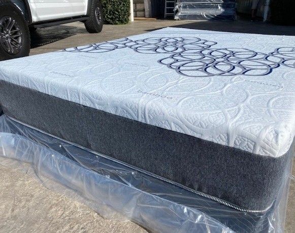 Full Bamboo Cool Gel Memory Foam!!