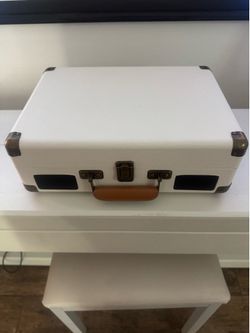 WHITE Viny! Record Player Bluetooth with Speakers 3 Speed Portable Turntable Suitcase Built in 2 Speakers RCA Line Out AUX Headphone Jack PC Recorder-