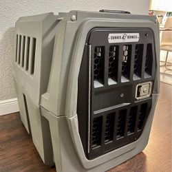 Gunner/Large~Size~Dog~carrier/kennel