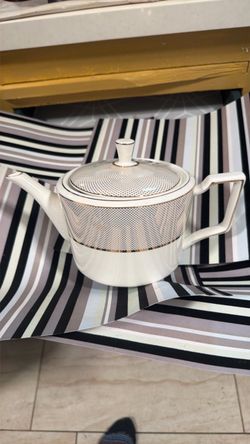 Grace Tea Ware White Porcelain Teapot with Gold Trim