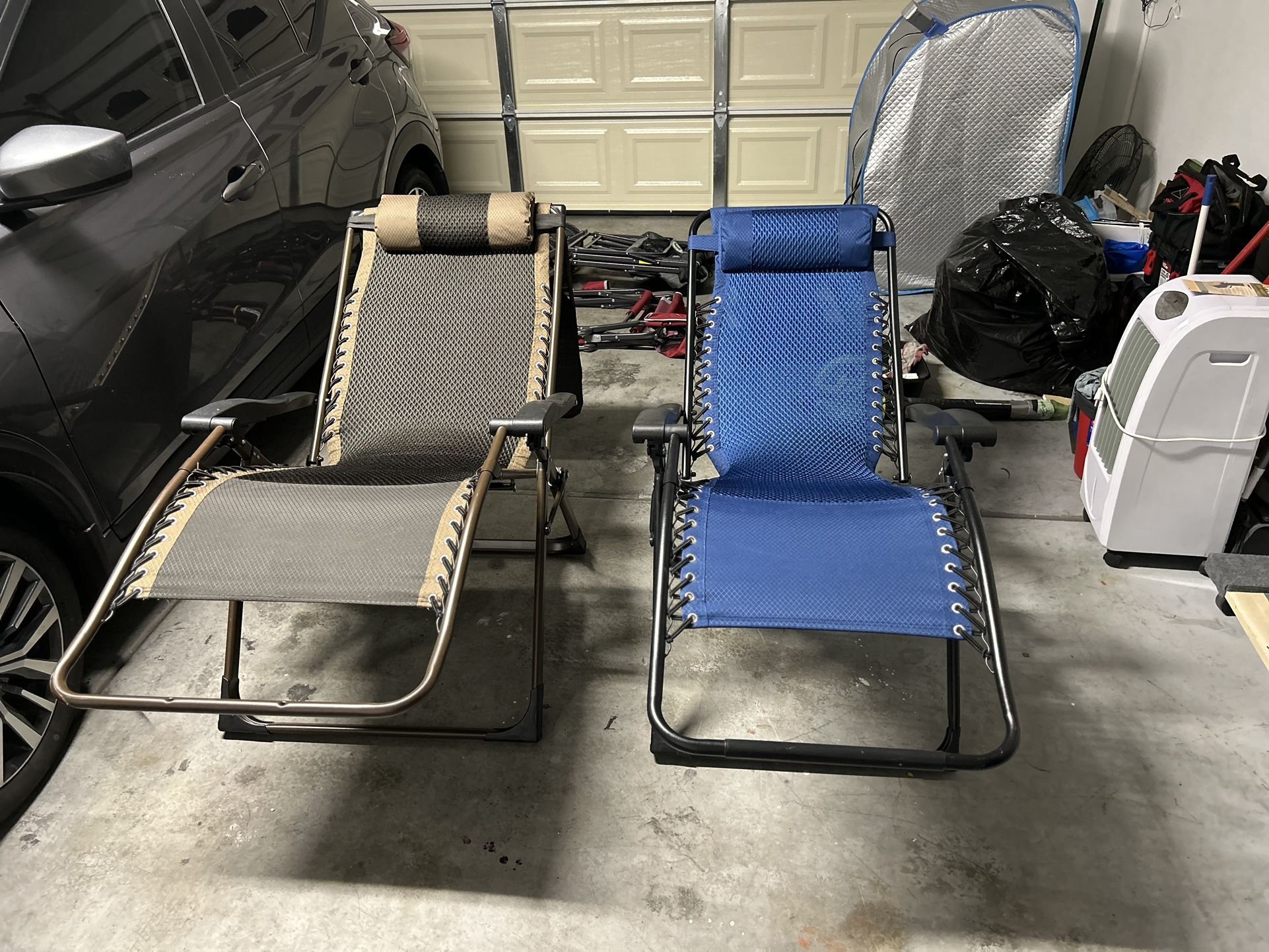 Yoli Zero Gravity XL Shade Chair - Set of 2 Brown and Navy Blue. Hardly used - great condition!!