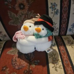 VTG CHRISTMAS 2000 JERRI & TERRI SNOWMAN HUGGING PLUSH TOYS