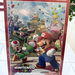 Universal Studios Mario Bros 1000 pc Puzzle still in wrapping.