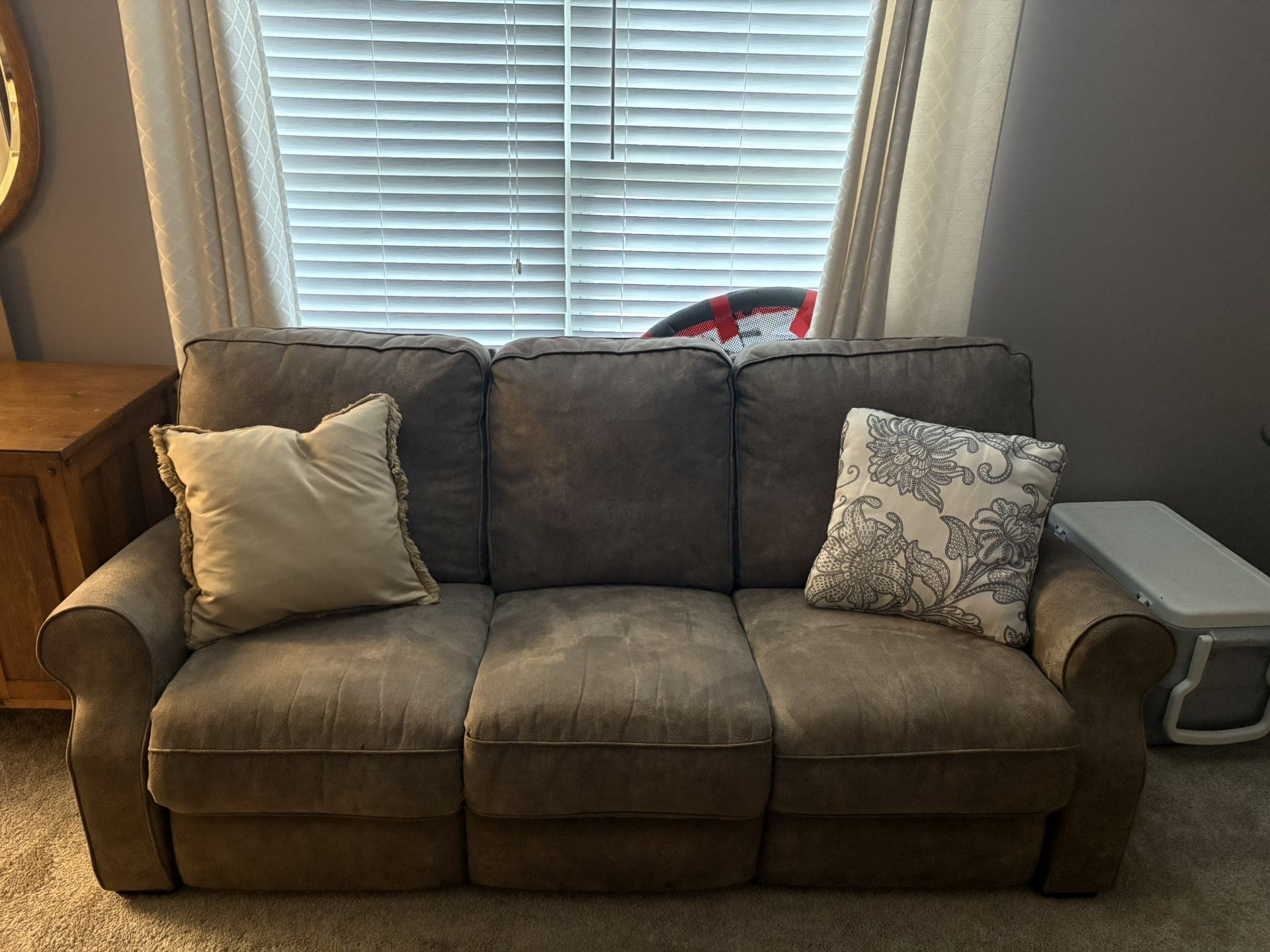 3-Seat Reclining Couch – Like New Condition!