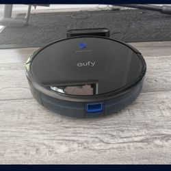 Oufy Robot Vacuum Cleaning 