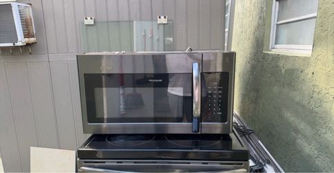 Kitchen fridgidaire