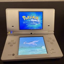 Nintendo DSi With 300 Games R4