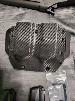 Kydex Carbon Fiber Dual Mag Holder