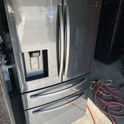 SAMSUNG 4 DOOR REFRIGERATOR