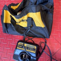 DEWALT BAG/CHARGER 