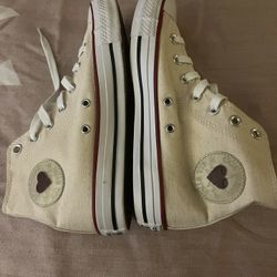 Creme Vintage Heart Converse