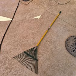 Ace Fiberglass Metal Tine Leaf Rake