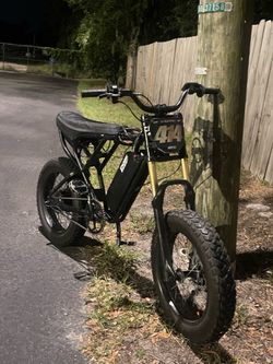 700