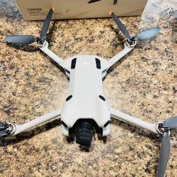 DJI Mini 4 Pro with DJI RC2 and Battery Plus