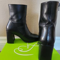 Tahari Leather Boots 6.5