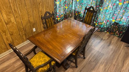 Full Dining Set