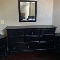 Black Bedroom Set With Mirror (4 Piece) 