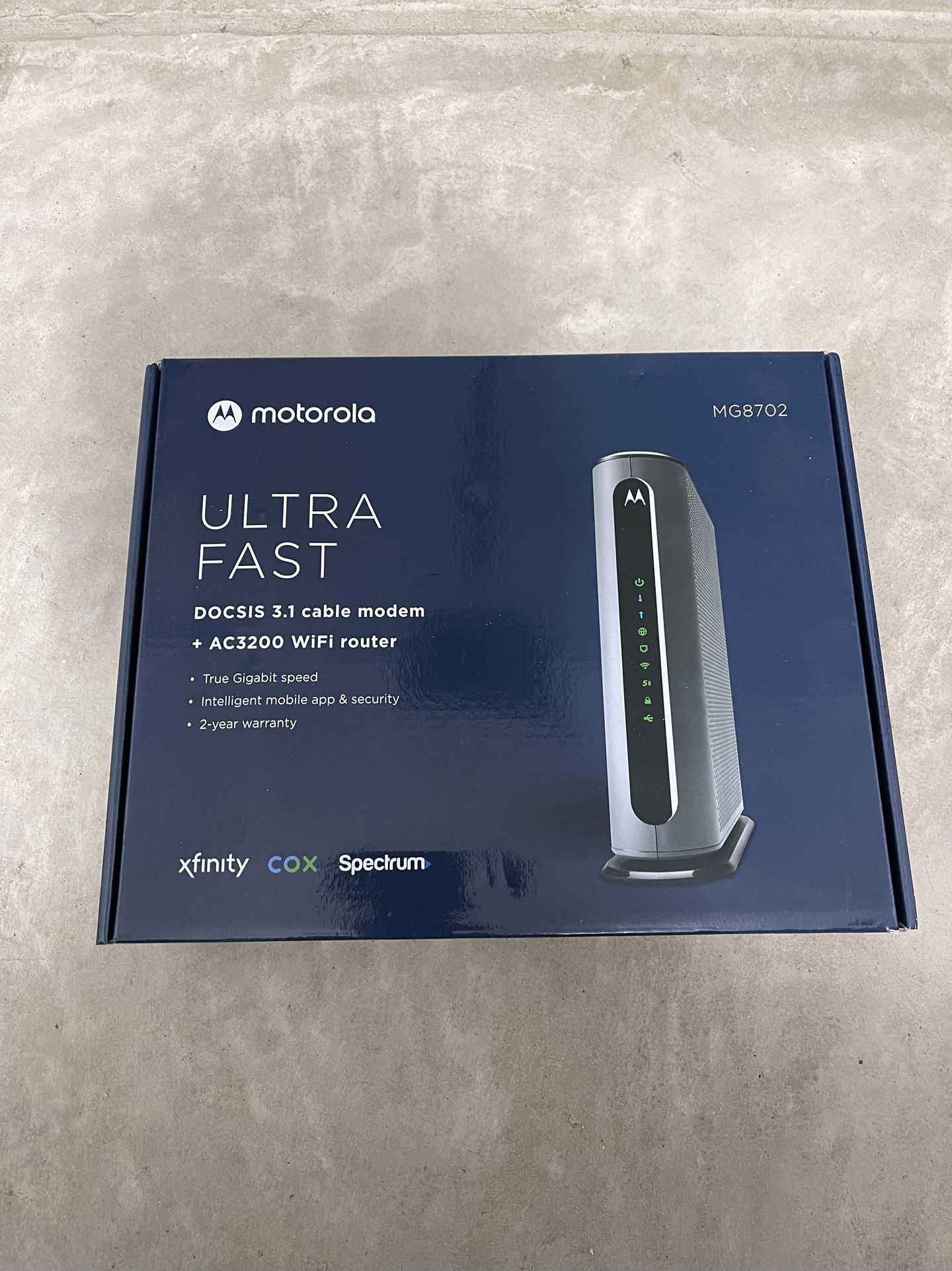 Motorola DOCSIS 3.1 cable modem + AC3200 WiFi router