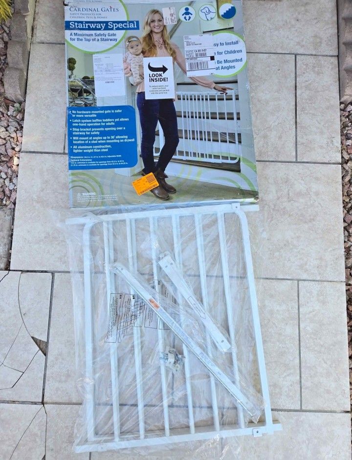 Stairway Special Safety Gate in White
30 in. H x 27 in. to 42.5 in. W x 2 in. D
