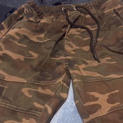 stresh pants size medium like new camouflage 